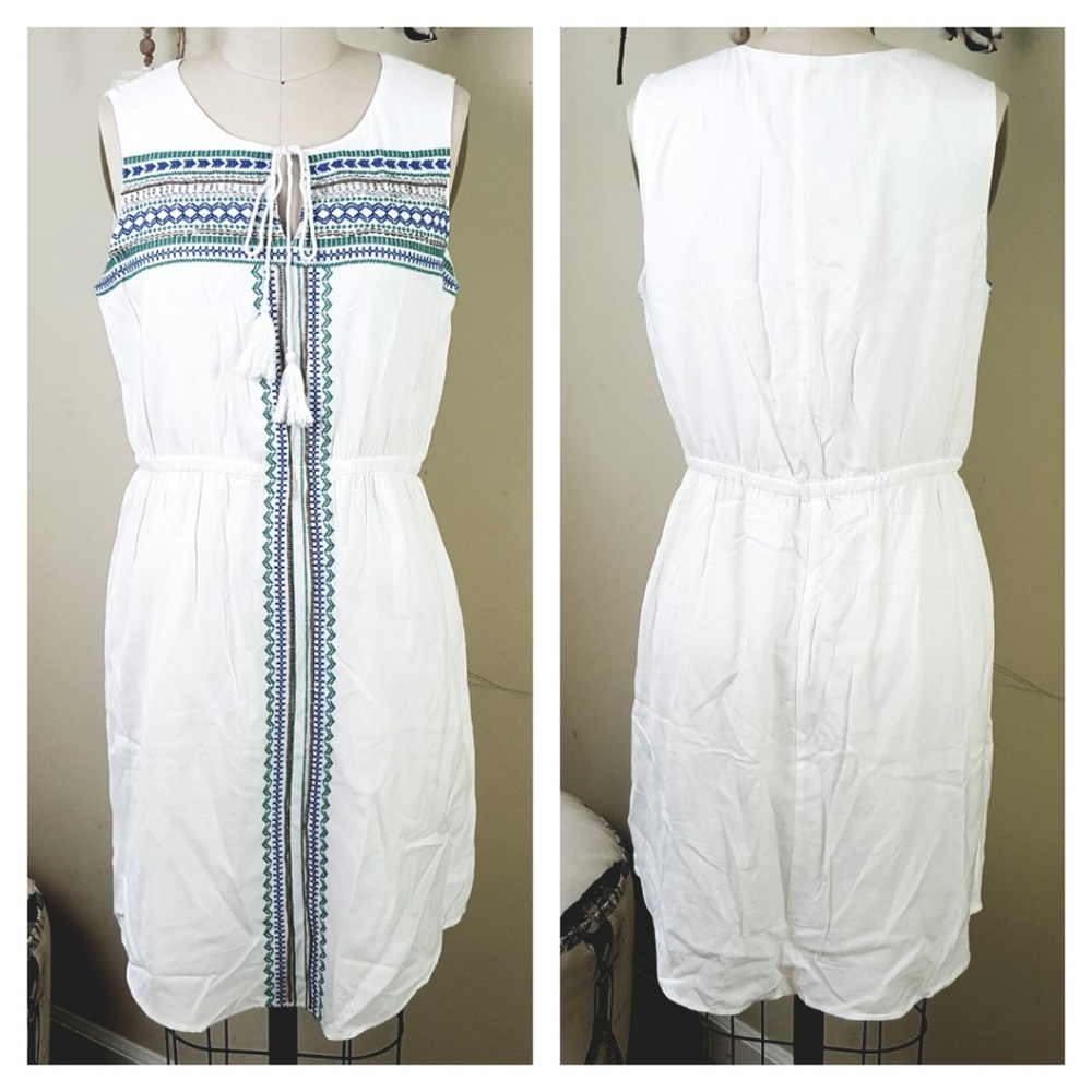 KENZIE // White Cotton Embroidered Mini Dress NWOT - Picture 1 of 8